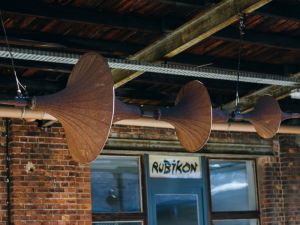 16 // Christian F. Schmit, Spindeln